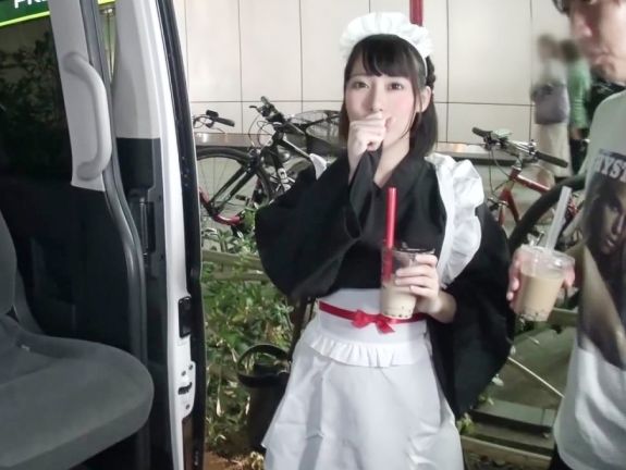 【メイドカフェ美少女】働く可愛いメイドっ子が休憩中に食う！もうビクンビクン敏感な身体！バイブ持ち出しアソコに当てる！