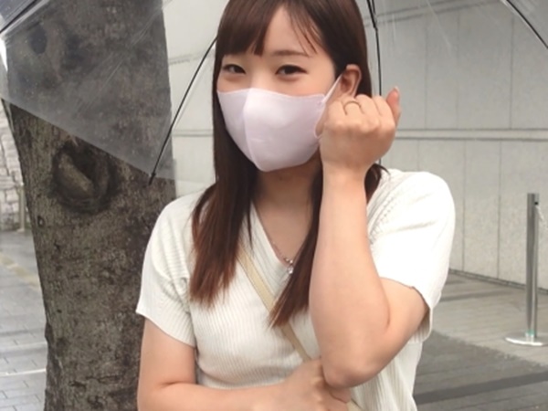 旦那に不満全開の童顔妻…不倫セックスで大盛り上がり！責めてたと思えば首絞めファックでイキまくりSとMの両刀使い！
