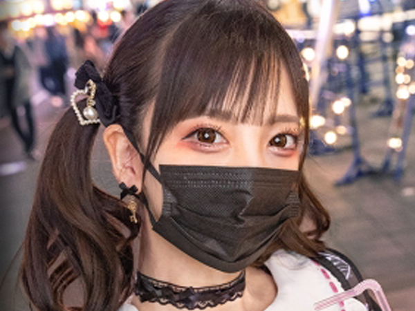 【地雷系ビッチの性欲爆発】『みんなのチンポ、私が気持ちよくしてあげるっ♡』公認肉便器の激カワ地雷女が、男たちを次々と誘惑！笑顔でチンポをしゃぶり、しごきまくり！セックス大好きなビッチが、欲望のままに乱れまくるエロすぎる光景！！