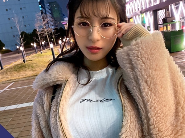 【巨乳メガネ娘の体操服セックス】『勉強より気持ちいいことしよ？』真面目そうな見た目とは裏腹に、体操服姿でハメまくるセックスモンスター！巨乳を揺らしながら乱れまくる姿は必見♡