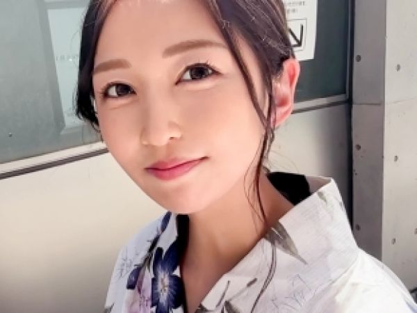 【夏祭りで燃える欲望】『浴衣がはだけちゃう…』神スタイルの浴衣美人がナマで繋がる着衣半裸SEX！騎乗位＆バックで美尻を揺らし、浴衣の隙間から覗く肌がエロすぎる♡夏祭りの夜に咲く、大人の花火！