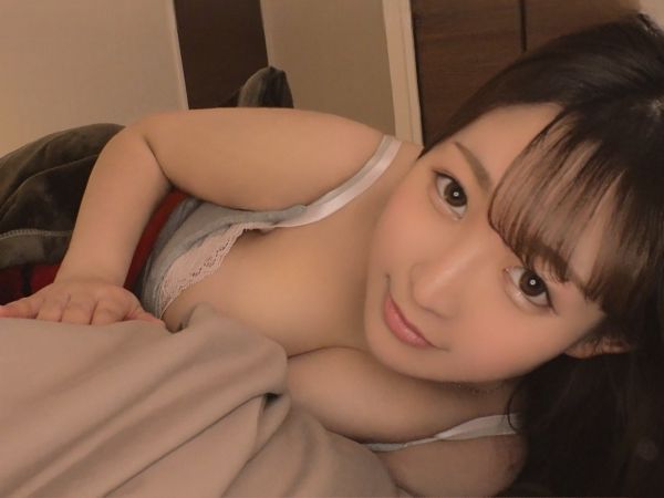 【夜這い痴女の誘惑】『寝てる場合じゃないよ♡』巨乳美女が隣で寝てる男を優しくエロく起こす！悶々とした夜を癒す極上テクで男を骨抜きにする！美女の夜這いプレイが止まらない！