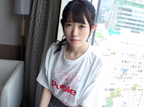 【顔射】童顔ロリっ娘の無防備マ○コを激ピストン！！ビンビンチ○ポで突かれまくって、最後はカワイイ顔に濃厚ザーメンぶっかけフィニッシュ！！♡
