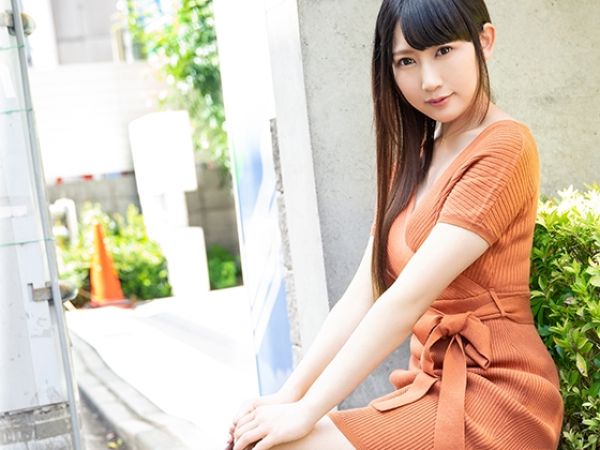 【アイドル級メイドのご奉仕】メイドカフェの可愛い店員が素人男性宅でフェラご奉仕！パイパンまんこで自ら腰を振り、アイドルフェイスで男をメロメロに！メイドコスでたっぷりご奉仕する姿はエロ可愛い！