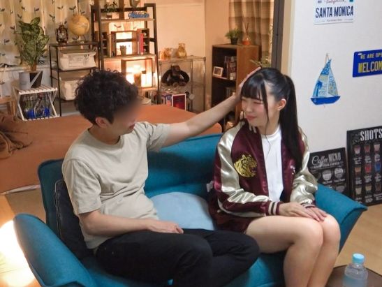 【黒髪ポニテの素人女子】『緊張しちゃう…』22歳の激カワ女子を自宅に誘い込み、リラックスさせつつエッチな雰囲気に！ウブな反応がかわいい彼女と濃厚パコパコセックスに突入♡