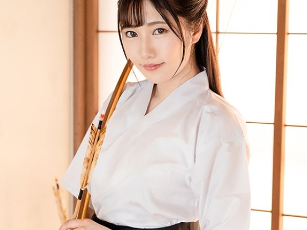【美巨乳弓道女子の禁断の誘惑】『先生…ダメですよ…』瞑想中の無防備なカラダを師範代にまさぐられ、スポコスから溢れる美乳が揺れる！袴を脱がされ、弓道場で秘密の着衣セックスに溺れる！♡