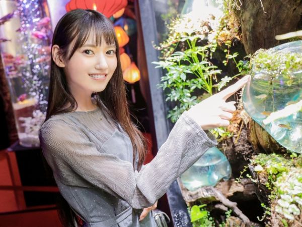 【華奢な美少女と夜遊び】『朝まで一緒にいて…』貧乳ちっぱいのウブな子が高級デートで大胆に！無毛の敏感マンコを激しくパコられ、ホテインでハメまくる夜♡