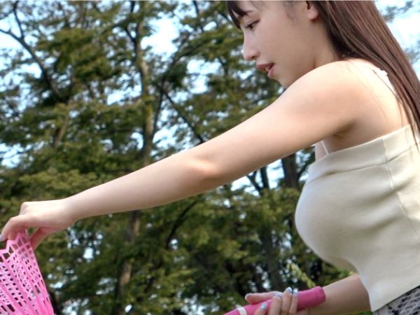 【爆乳Jカップ美女の乳揺れSEX】『すごい…気持ち良すぎる…』ド迫力おっぱいを揺らしながらバック・立ちバック・騎乗位でイキまくる！甘いフェラと柔らかパイズリでチ●コもメロメロ♡