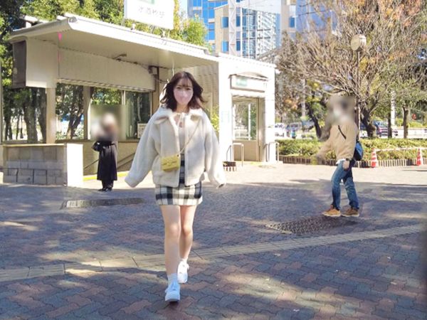 【性欲モンスターの正体】『もっと奥まで…』清楚系女子がデカチンに夢中！ジュボジュボ音を立ててしゃぶり尽くす、見た目とギャップの激しいエロさに悶絶♡