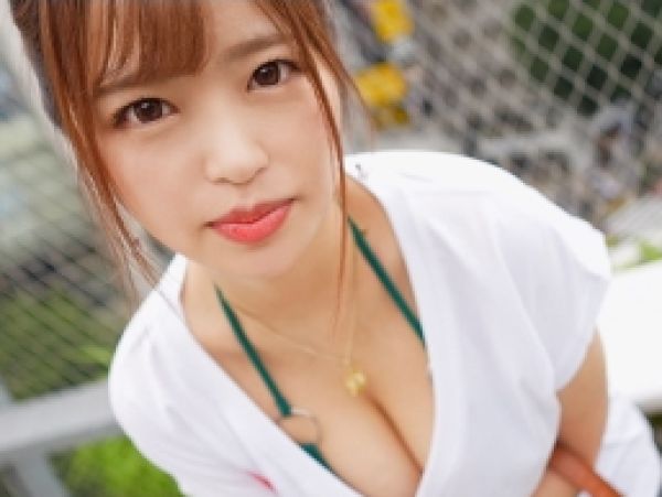 【敏感巨乳美女の即イキSEX】生チンが入った瞬間、アヘ顔でイキそうになる素人娘！公共トイレでフェラ奉仕→ホテルではパイズリ＆騎乗位で激しく乱れまくる！♡